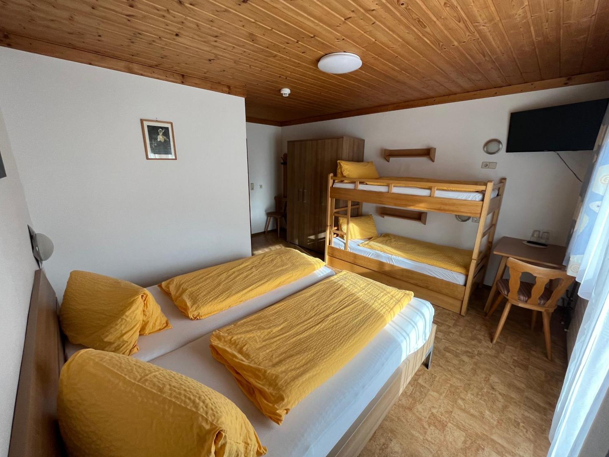 Woelflbauer Bed & Breakfast *